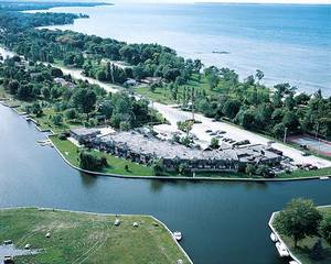 Destinations at Harbour Inn Resort