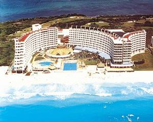 Golden Shores and Crown Paradise Club Cancun