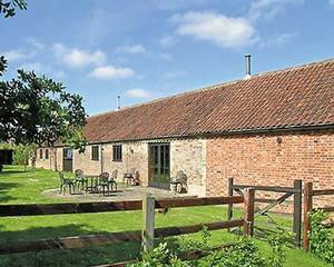 Courtyard Barn