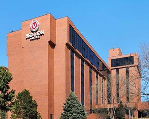 Red Lion Hotel Denver SE