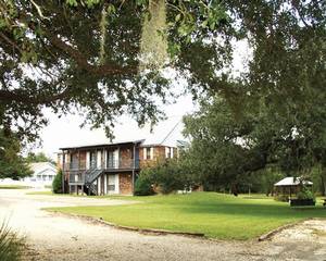 Hillcrest Lake Villas